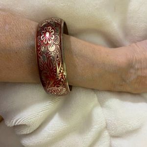 Silvertone Look Roses Etched Red Bangle Bracelet Flower Design